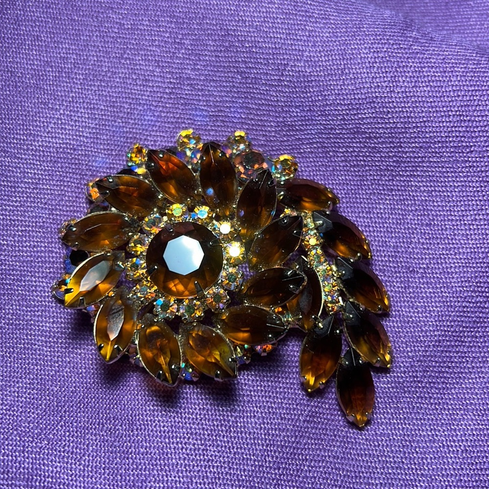 Vintage rhinestone brooch